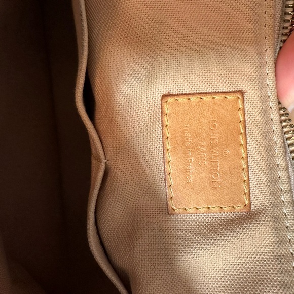 Authentic Louis Vuitton Siracusa - discontinued bag - Picture 11 of 13